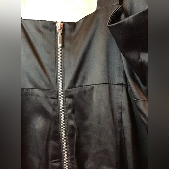 H and M dress stretch - Picture 6 of 6